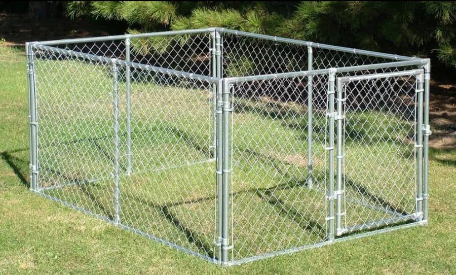 Chain link dog kennel enclosure